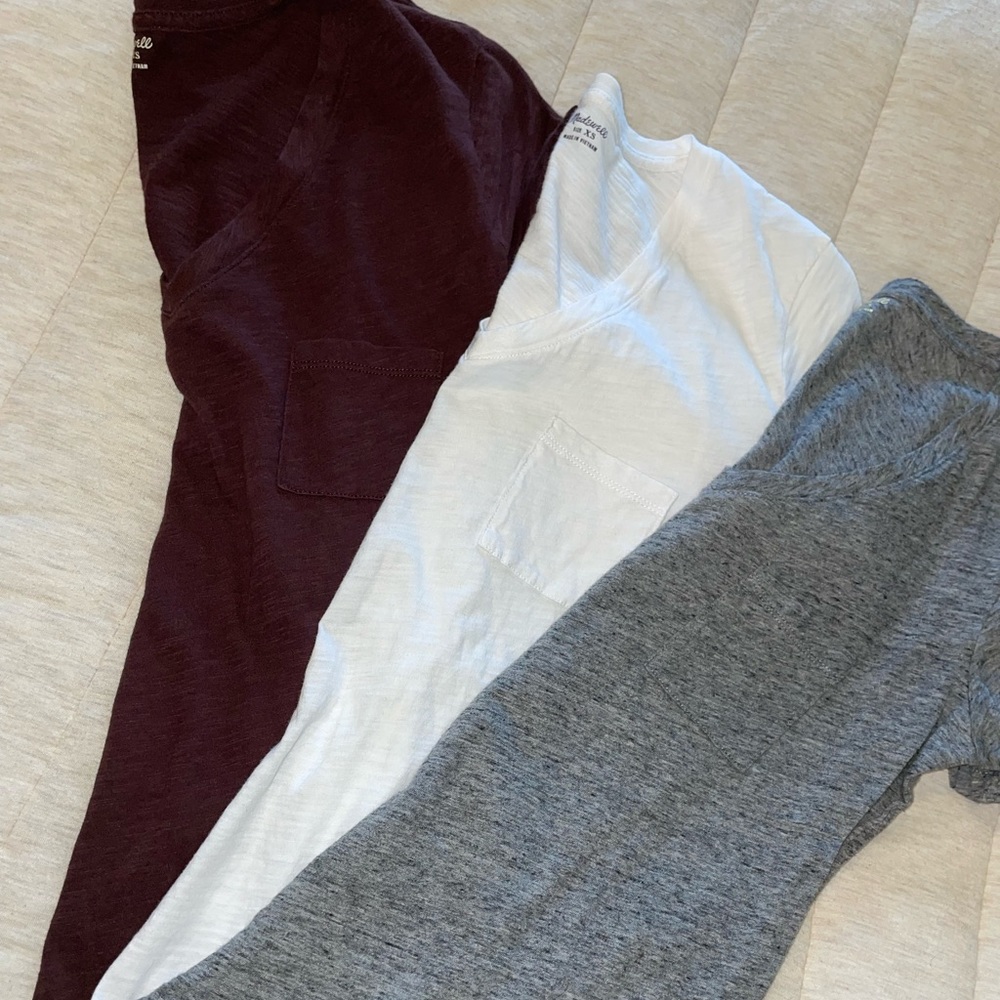 Madewell Whisper Cotton V-Neck Pocket 3 Tee Bundle
